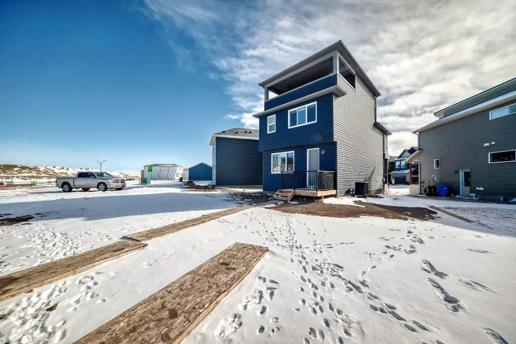 160 Lucas Common NW Calgary AB T3P 2B3