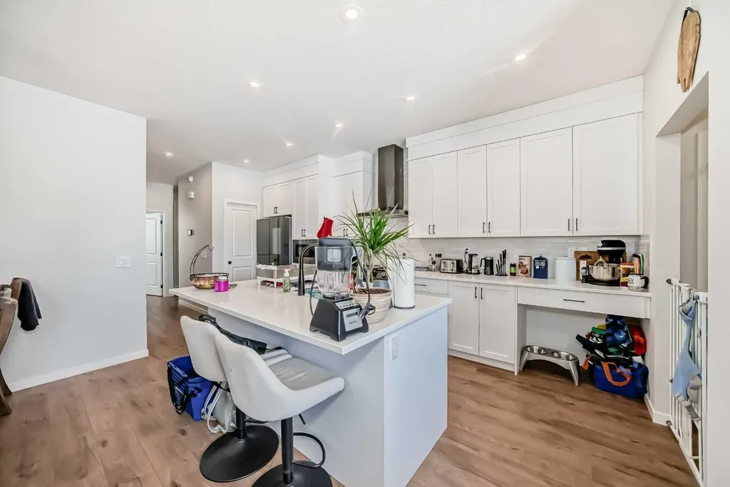 160 Lucas Common NW Calgary AB T3P 2B3