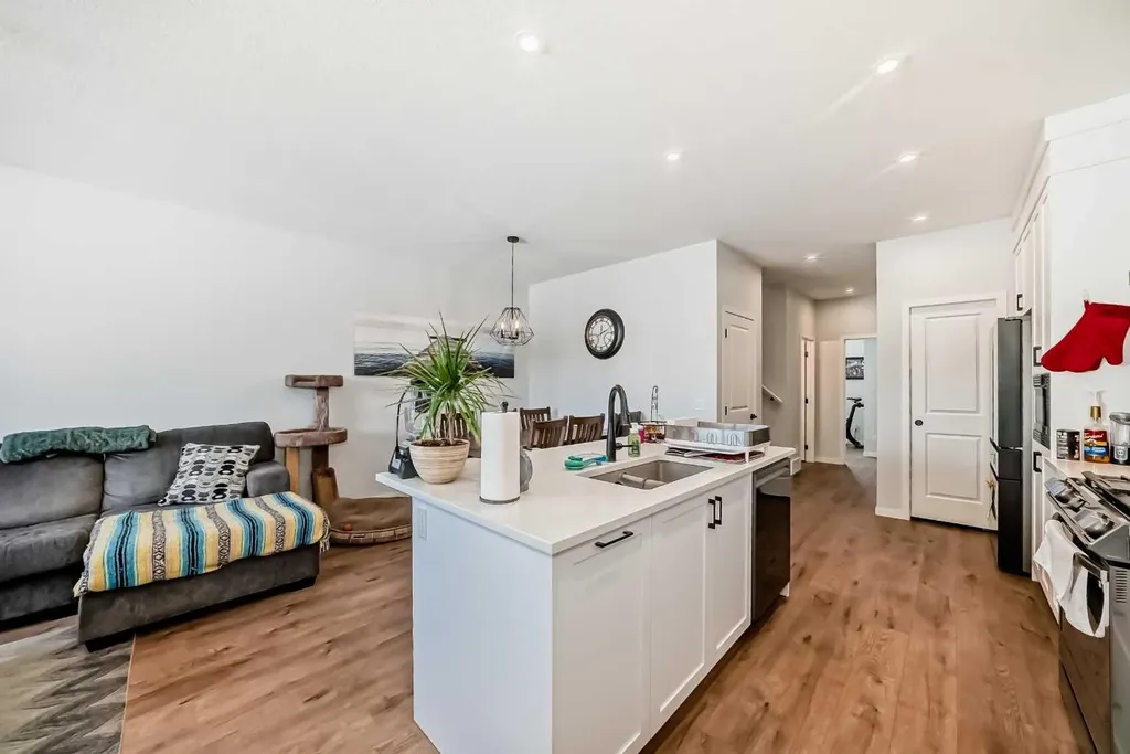 160 Lucas Common NW Calgary AB T3P 2B3