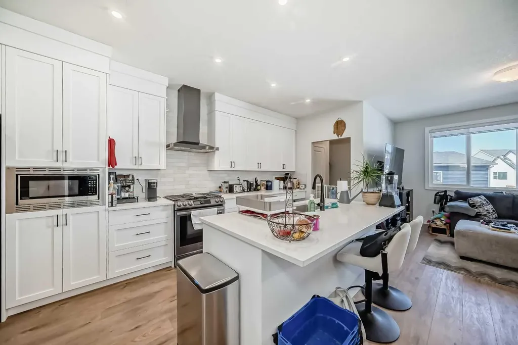 160 Lucas Common NW Calgary AB T3P 2B3