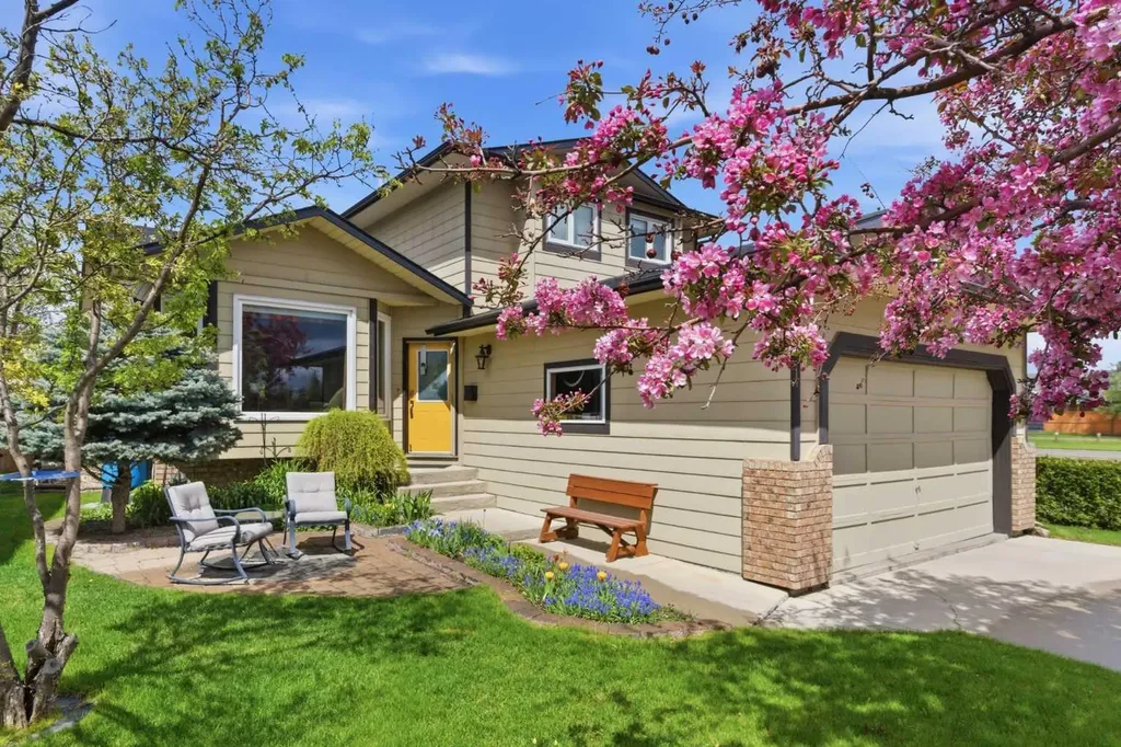 204 Sunrise Circle SE Calgary AB T2X 2Z8