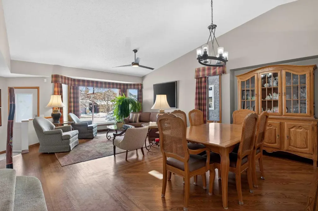 204 Sunrise Circle SE Calgary AB T2X 2Z8