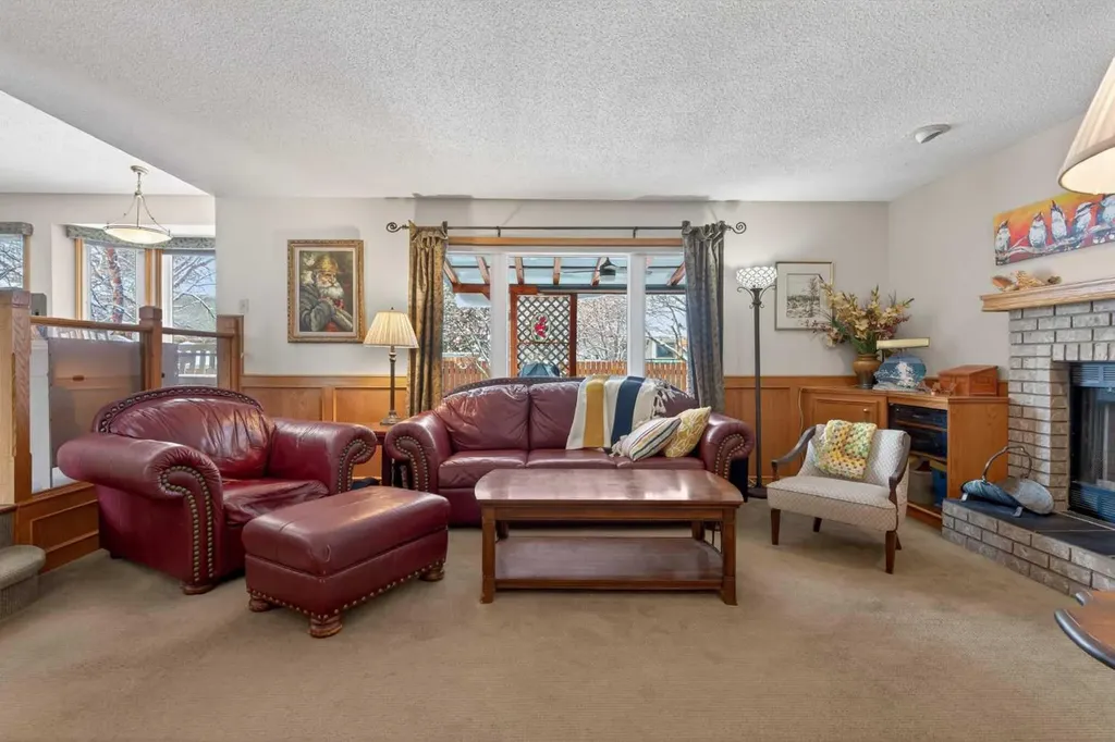 204 Sunrise Circle SE Calgary AB T2X 2Z8