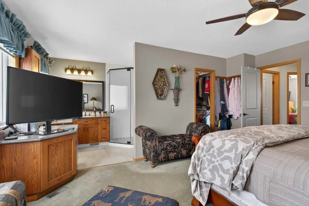 204 Sunrise Circle SE Calgary AB T2X 2Z8