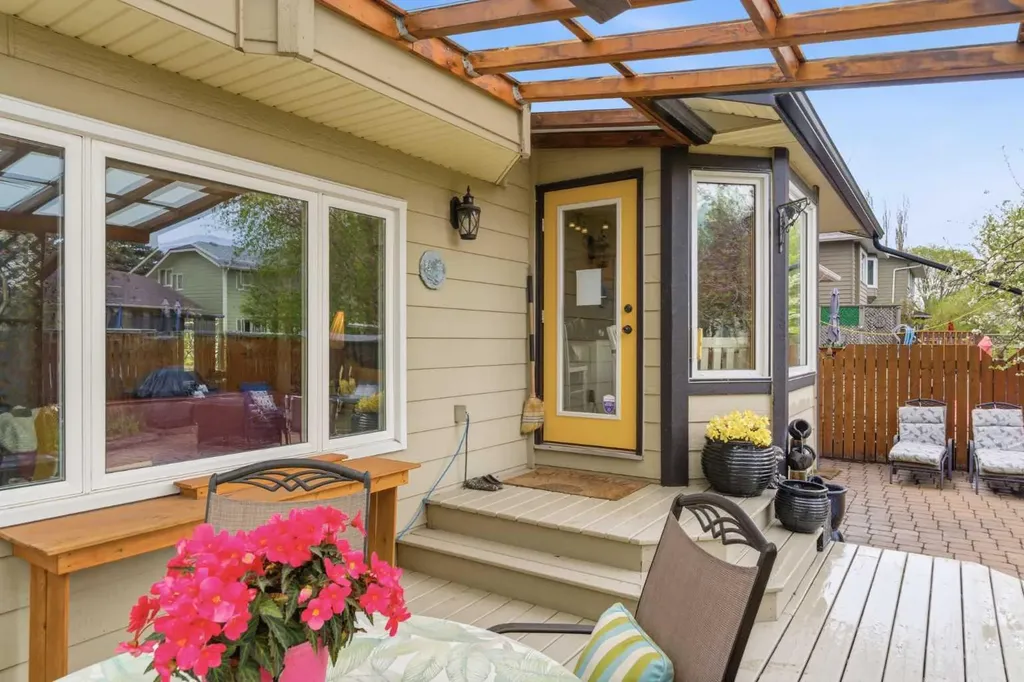 204 Sunrise Circle SE Calgary AB T2X 2Z8