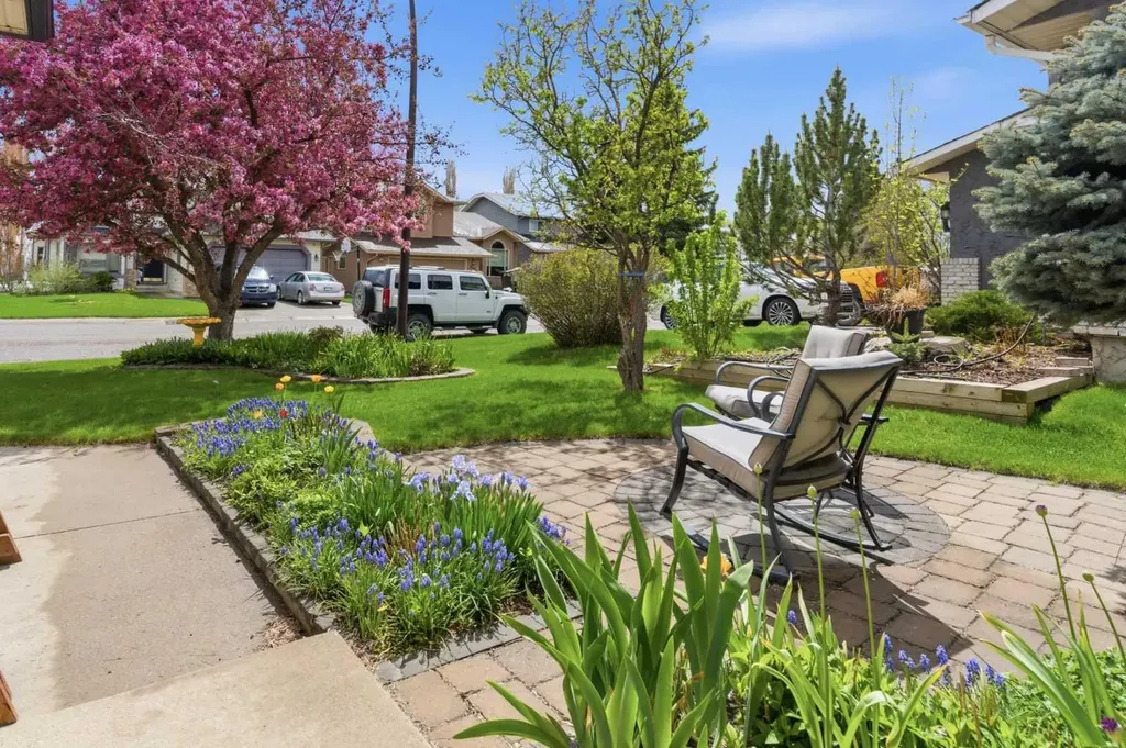204 Sunrise Circle SE Calgary AB T2X 2Z8