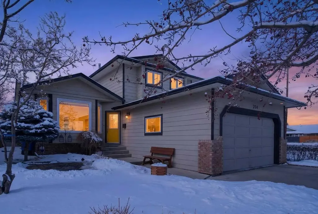 204 Sunrise Circle SE Calgary AB T2X 2Z8