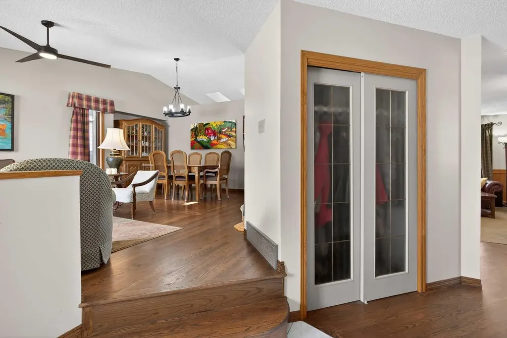 204 Sunrise Circle SE Calgary AB T2X 2Z8