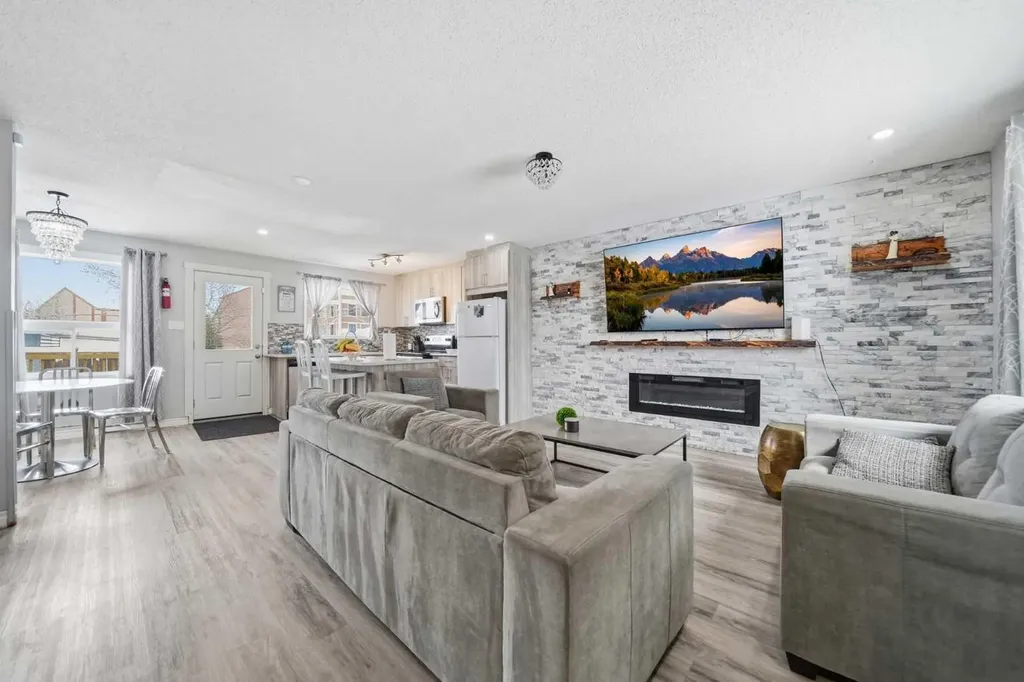 72 Falchurch Road NE Calgary AB T3J 1J8
