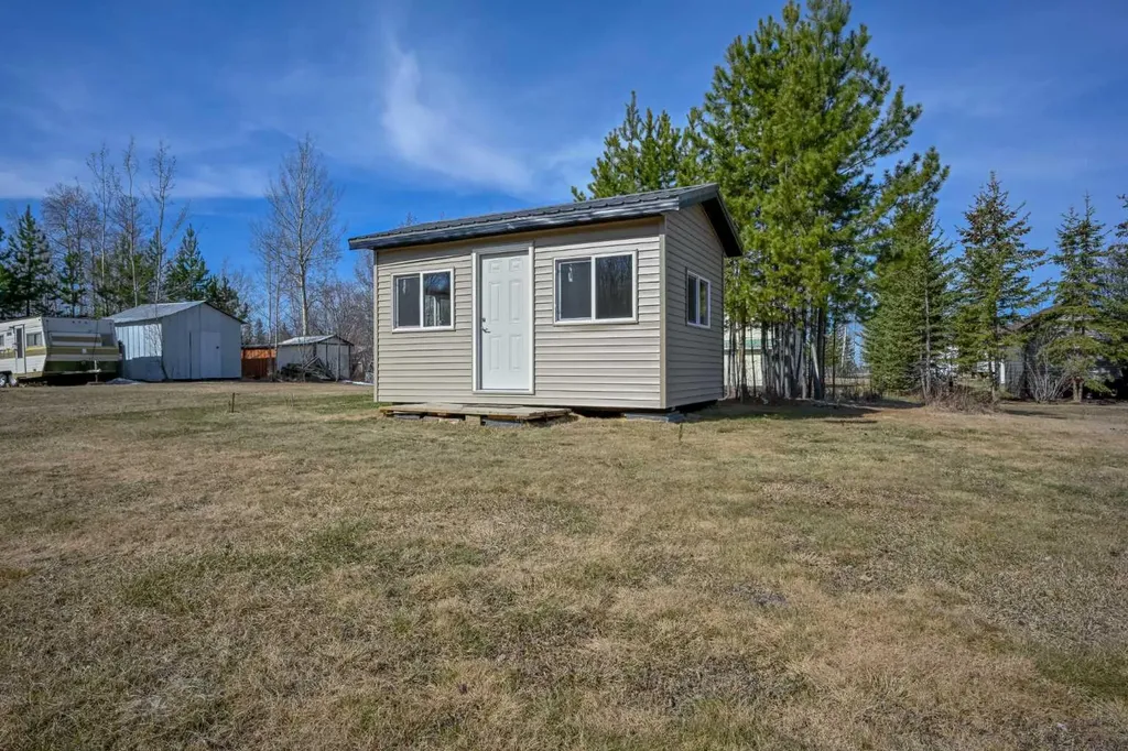 69565 Range Road 65 Grovedale AB T0H 1X0