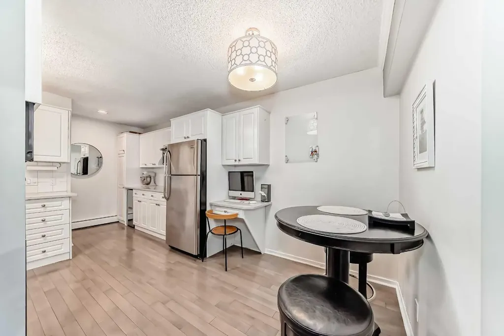3130 66 Avenue SW Calgary AB T3E 5K8