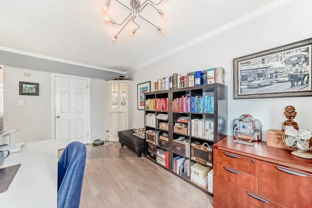 3130 66 Avenue SW Calgary AB T3E 5K8