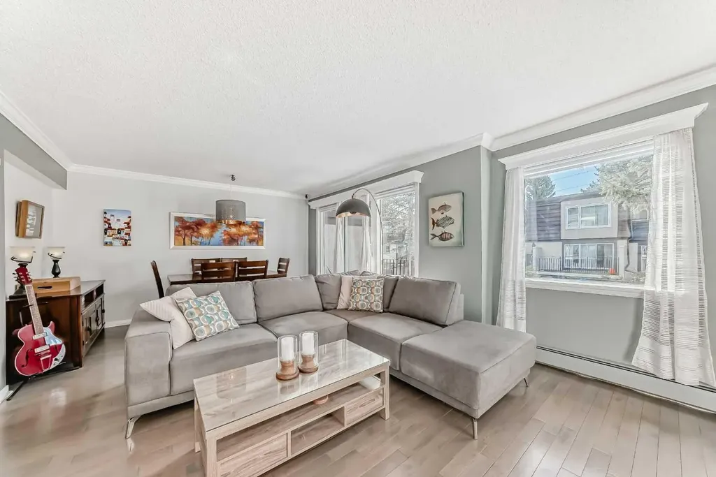 3130 66 Avenue SW Calgary AB T3E 5K8