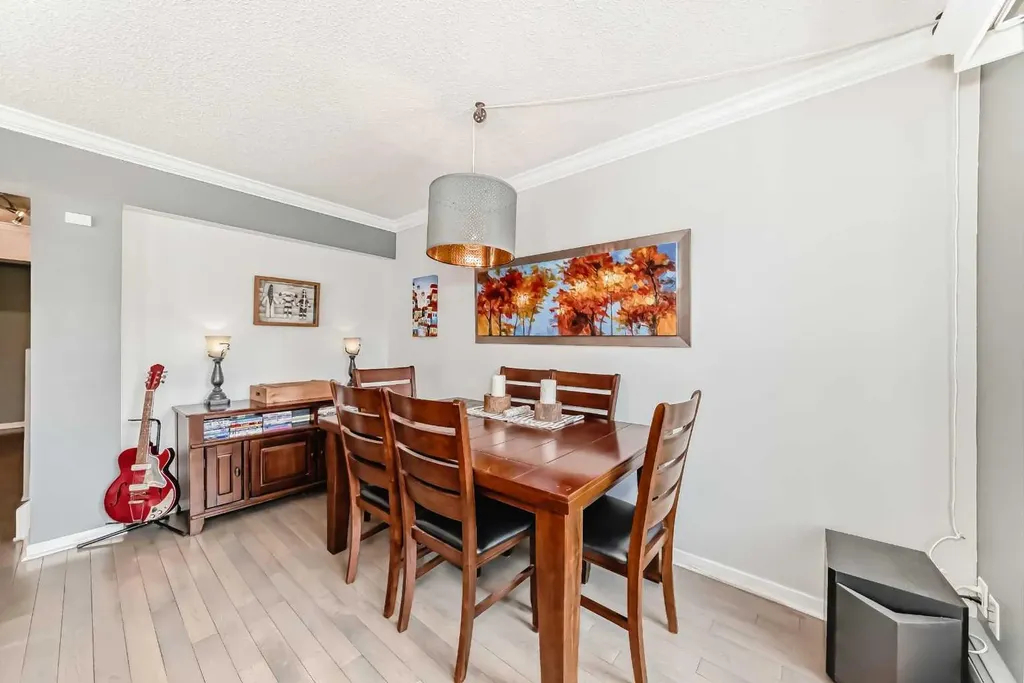 3130 66 Avenue SW Calgary AB T3E 5K8