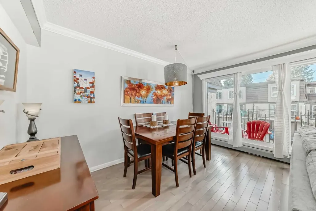 3130 66 Avenue SW Calgary AB T3E 5K8