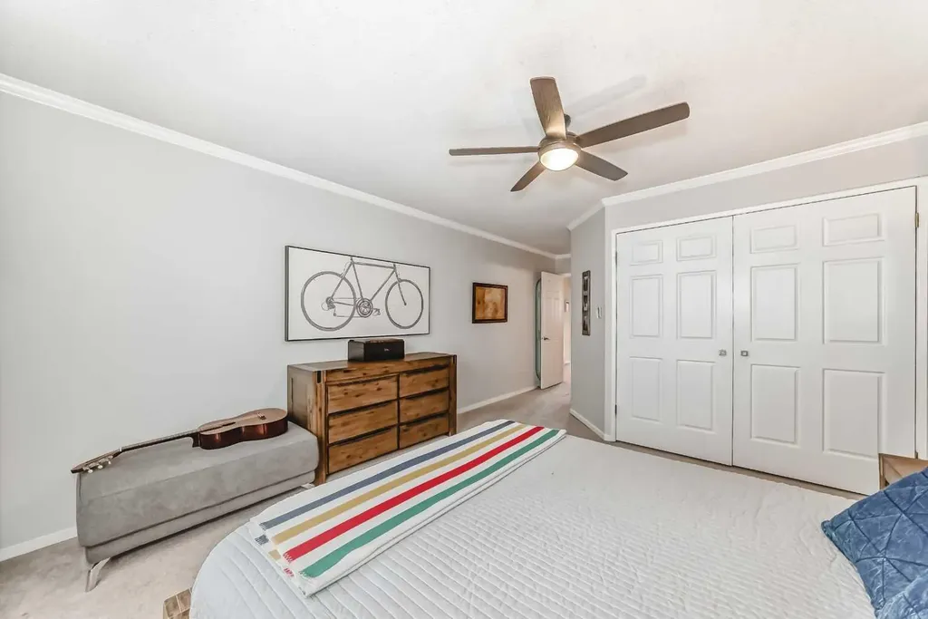 3130 66 Avenue SW Calgary AB T3E 5K8