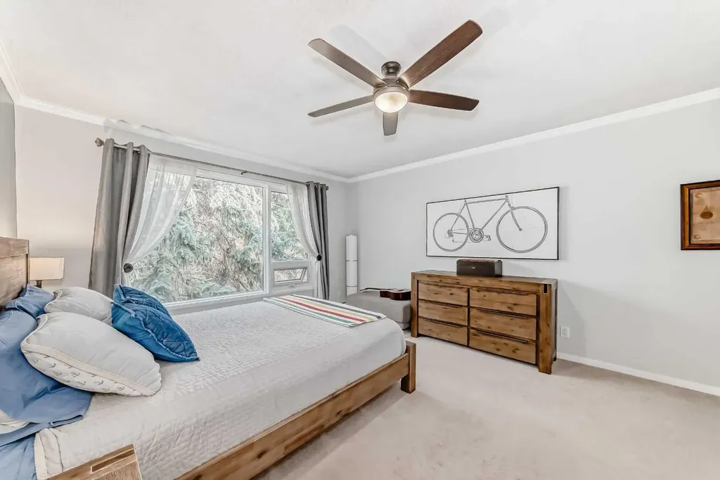 3130 66 Avenue SW Calgary AB T3E 5K8