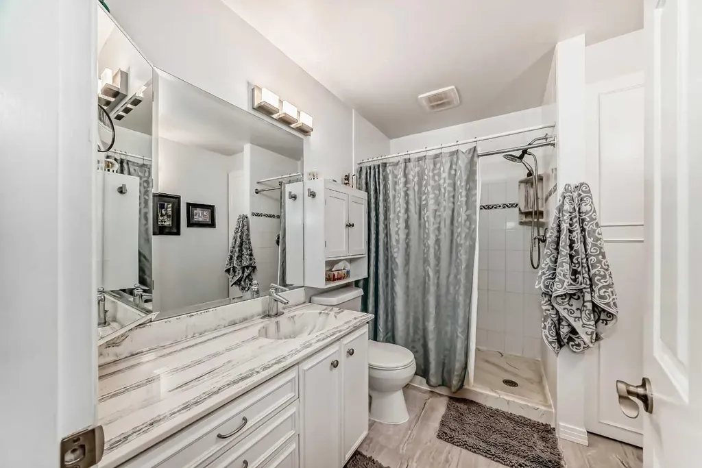 3130 66 Avenue SW Calgary AB T3E 5K8