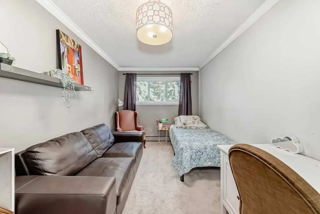 3130 66 Avenue SW Calgary AB T3E 5K8
