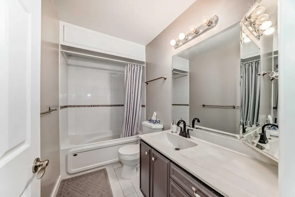 3130 66 Avenue SW Calgary AB T3E 5K8