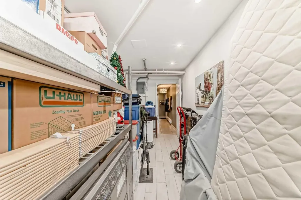 3130 66 Avenue SW Calgary AB T3E 5K8