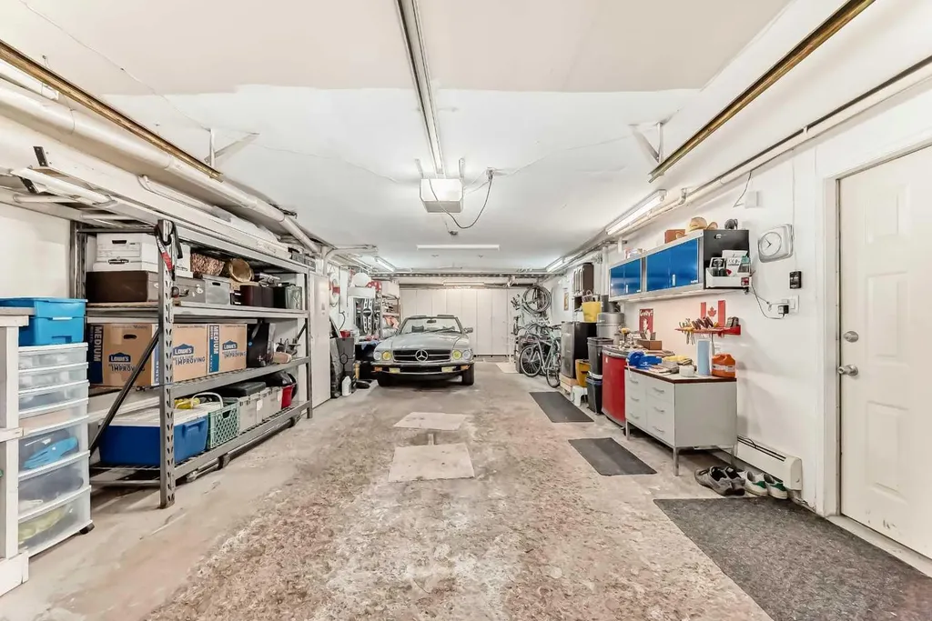3130 66 Avenue SW Calgary AB T3E 5K8