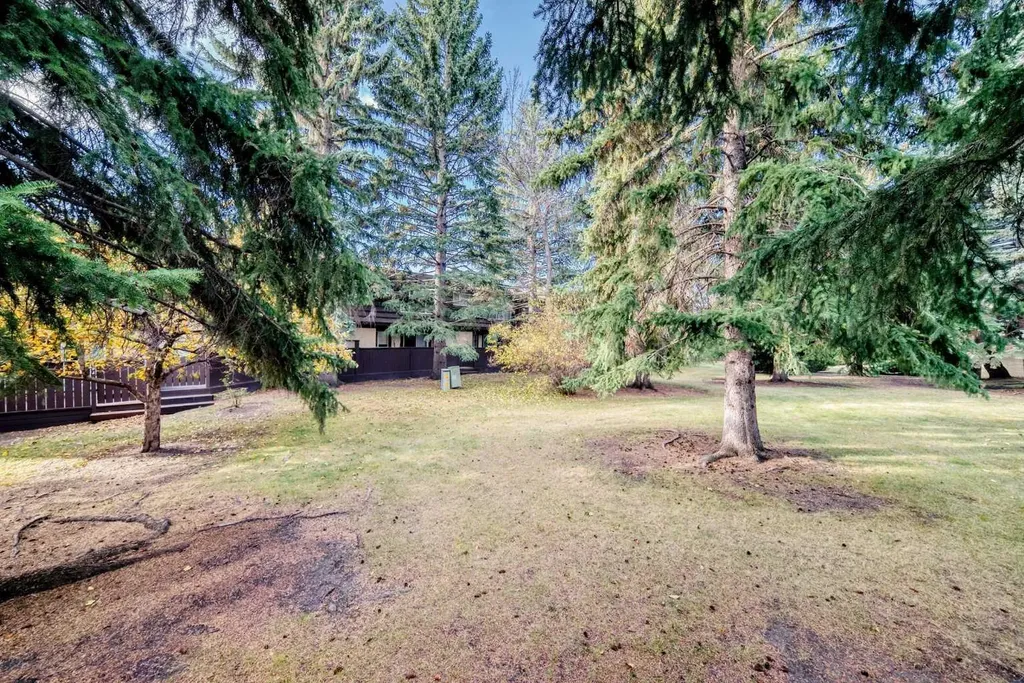 3130 66 Avenue SW Calgary AB T3E 5K8