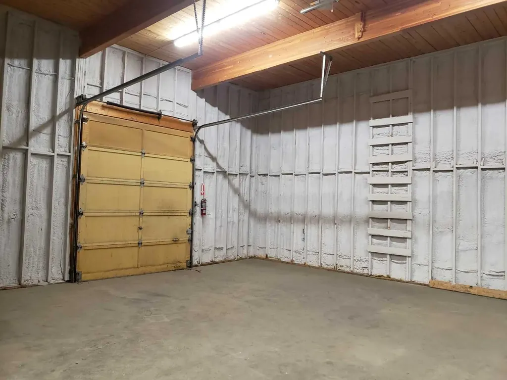 9510 90 Avenue Peace River AB T8S 1G8