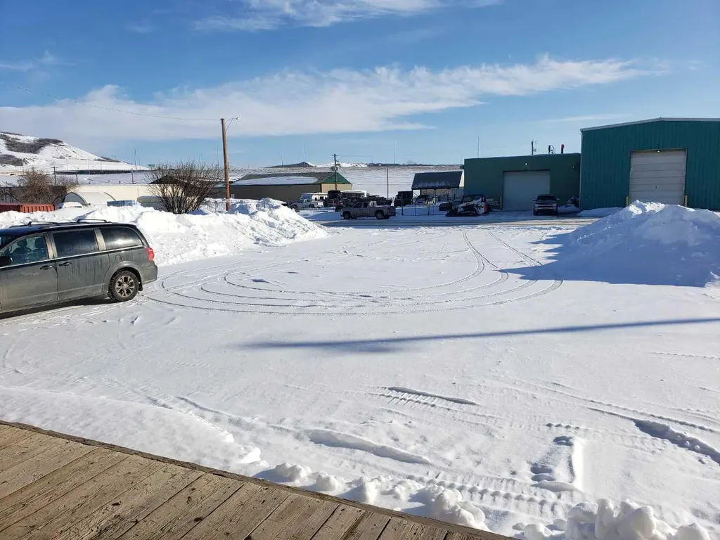 9510 90 Avenue Peace River AB T8S 1G8