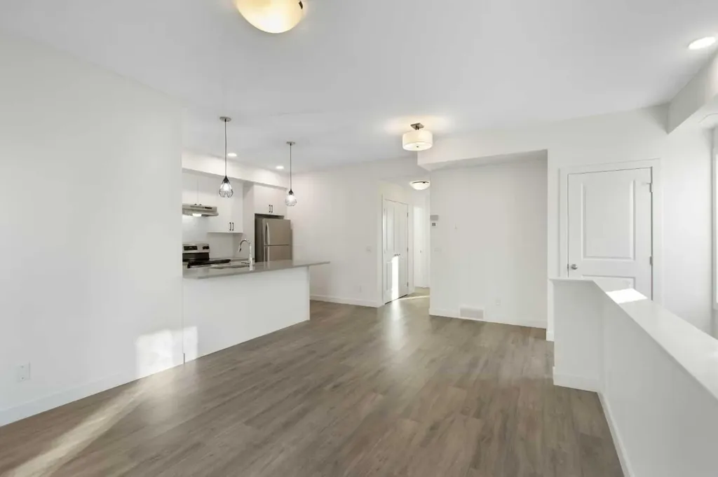 24 Rivercrest Drive Cochrane AB T4C 2C5