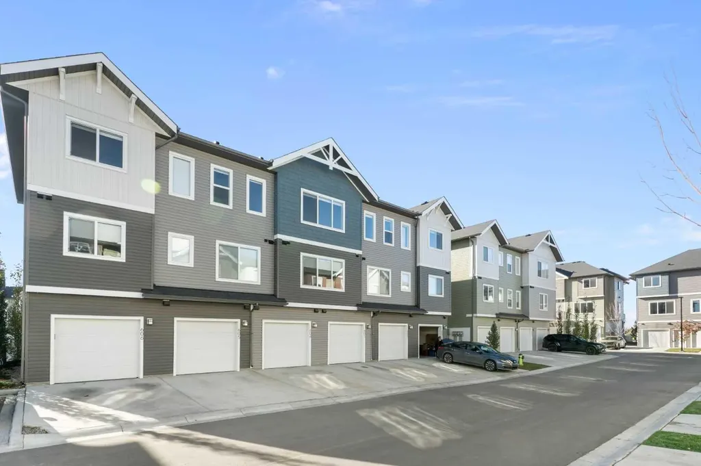 24 Rivercrest Drive Cochrane AB T4C 2C5