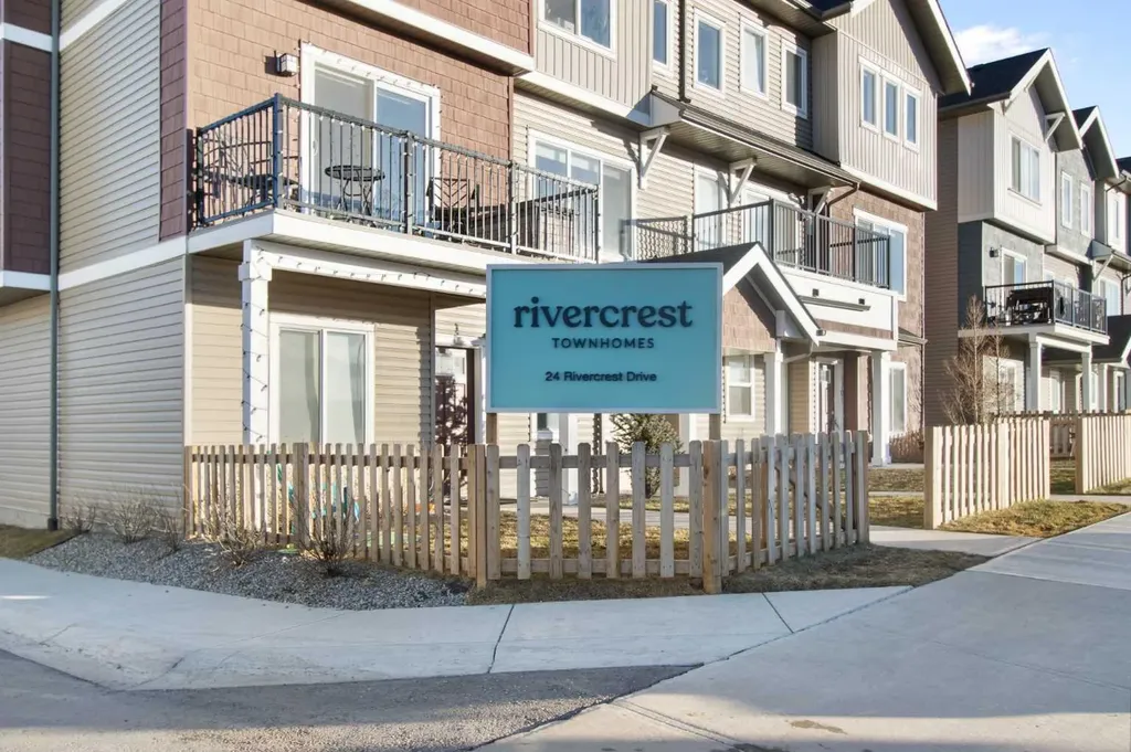 24 Rivercrest Drive Cochrane AB T4C 2C5