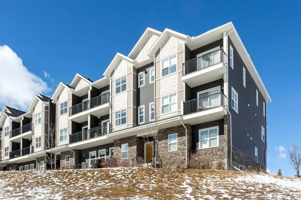 250 Fireside View Cochrane AB T4C2M2
