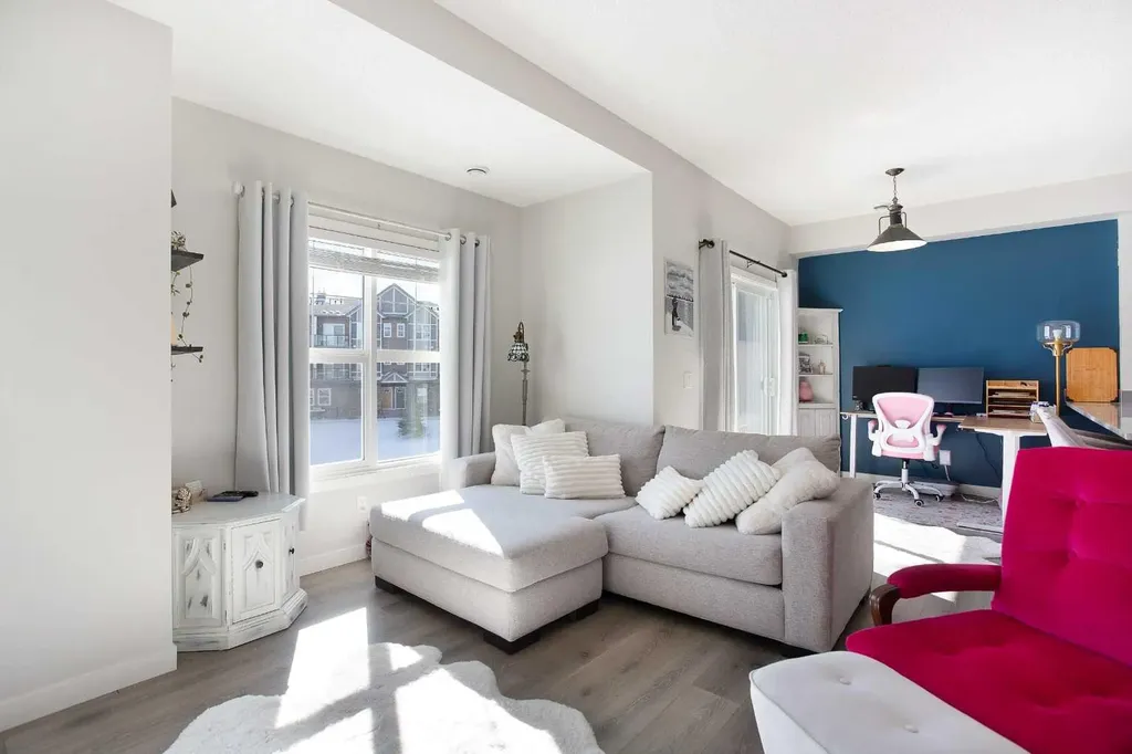 250 Fireside View Cochrane AB T4C2M2