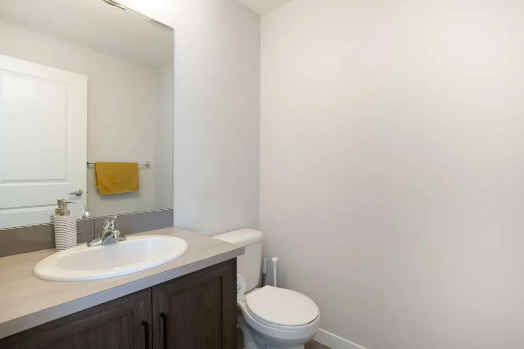 250 Fireside View Cochrane AB T4C2M2