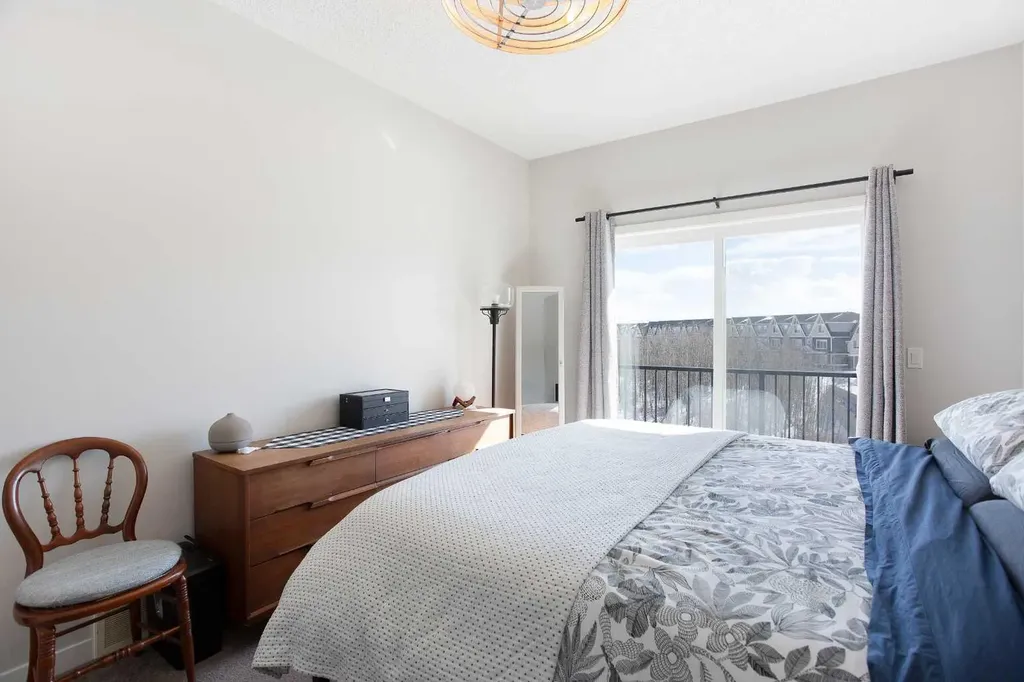 250 Fireside View Cochrane AB T4C2M2