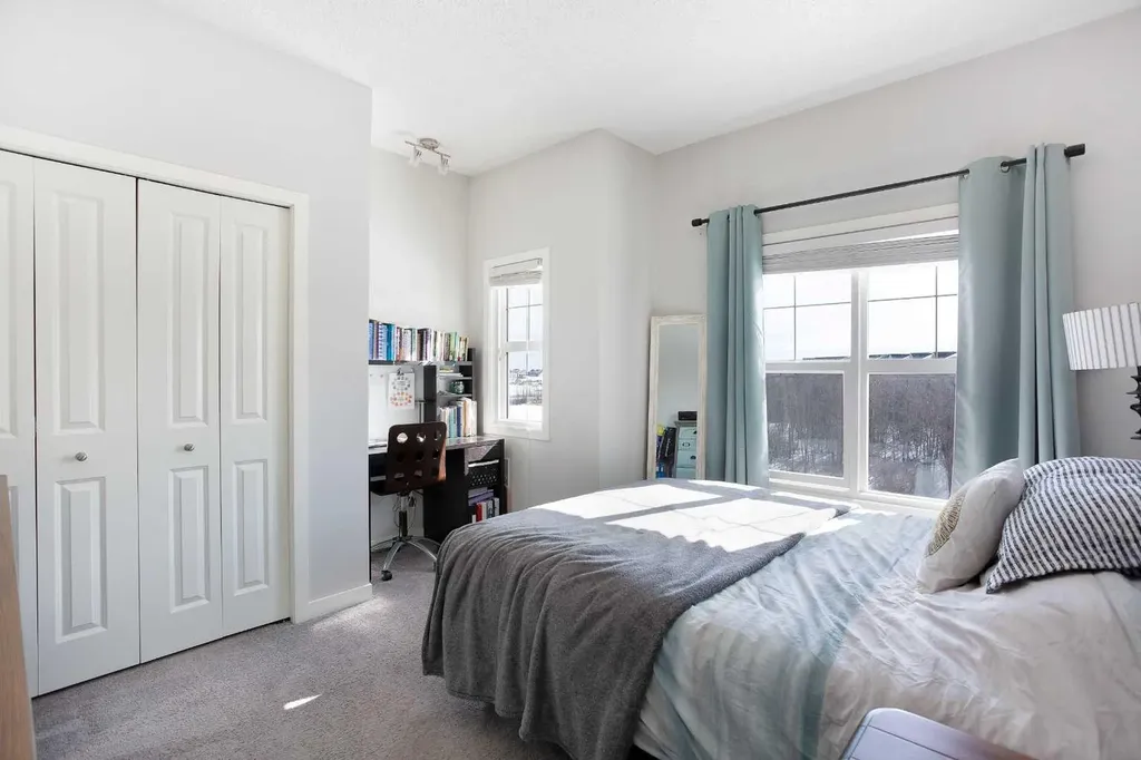 250 Fireside View Cochrane AB T4C2M2