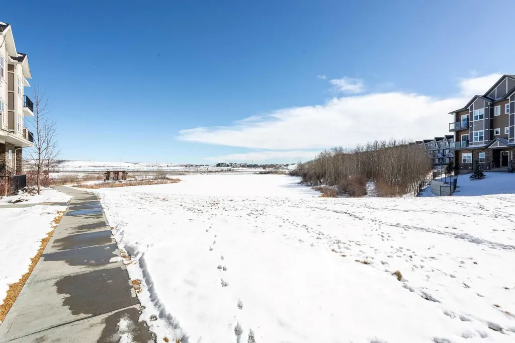 250 Fireside View Cochrane AB T4C2M2