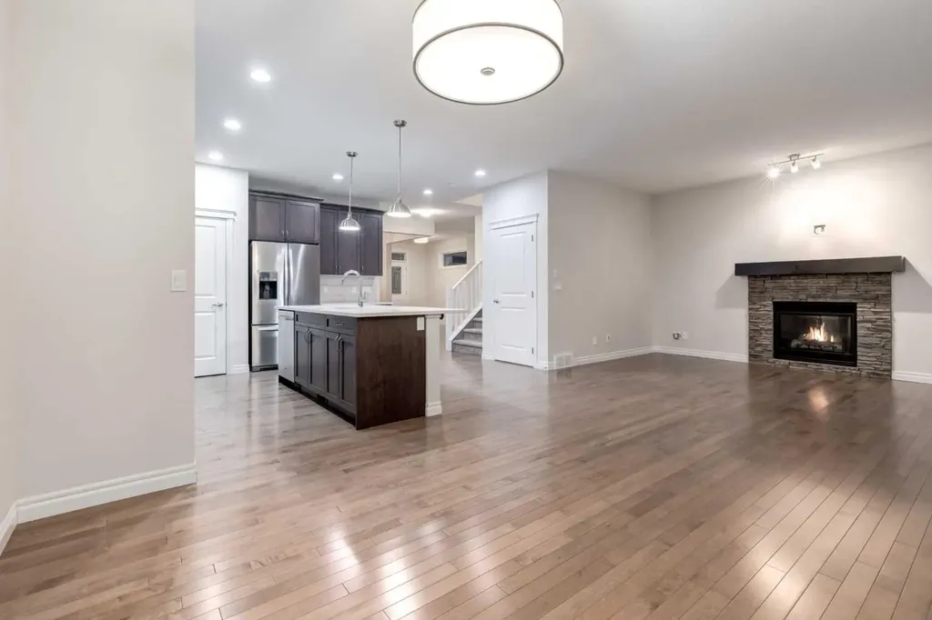 104 Hillcrest Avenue SW Airdrie AB T4B 4C8