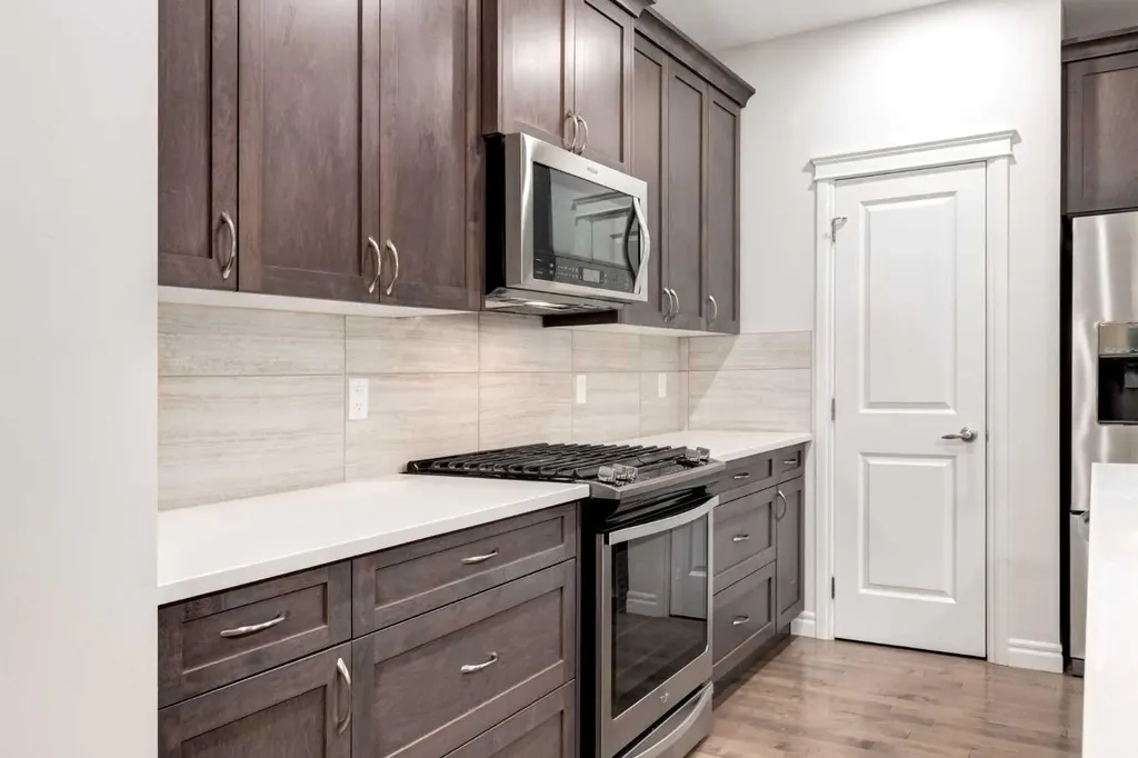 104 Hillcrest Avenue SW Airdrie AB T4B 4C8