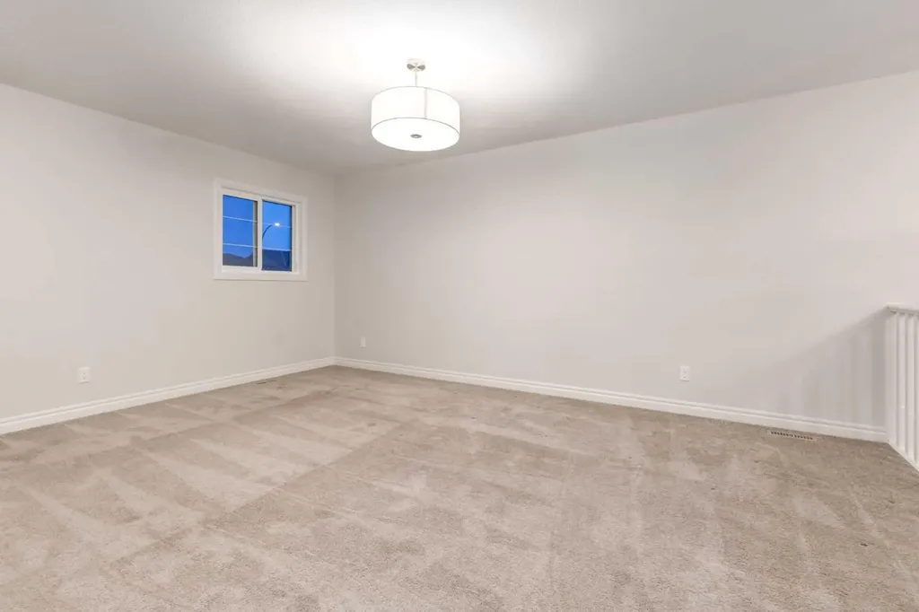 104 Hillcrest Avenue SW Airdrie AB T4B 4C8