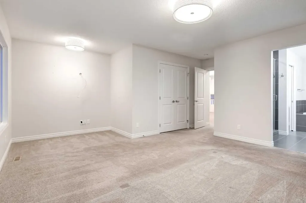 104 Hillcrest Avenue SW Airdrie AB T4B 4C8