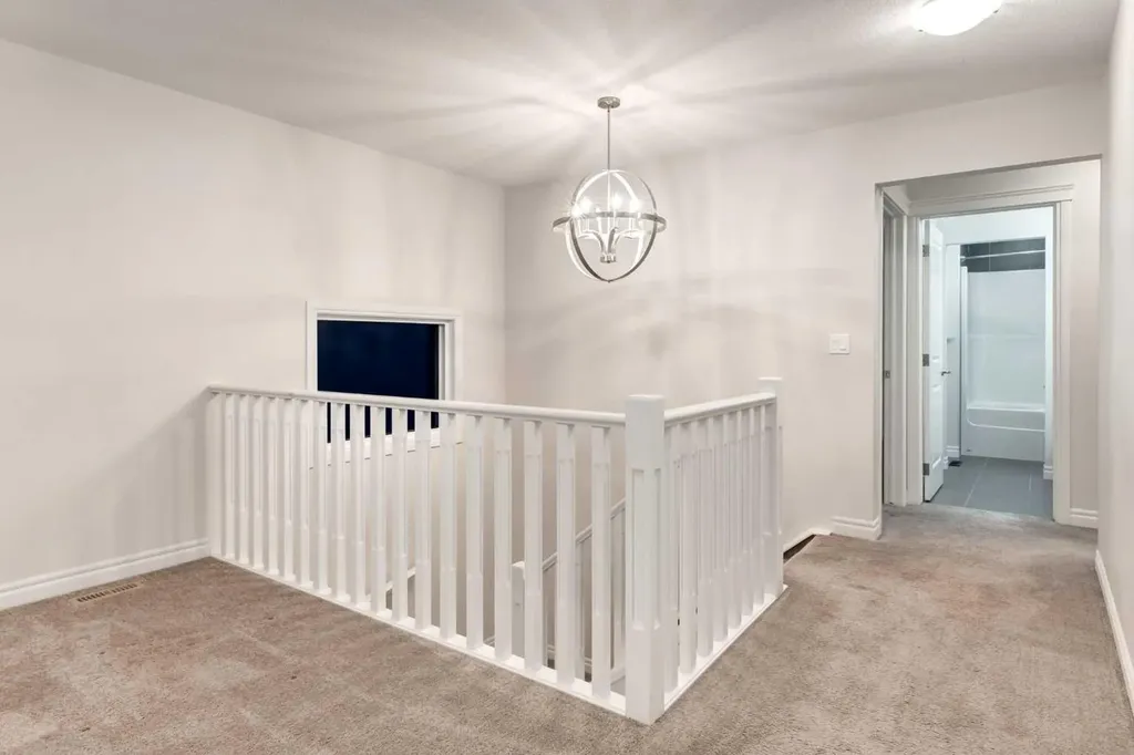 104 Hillcrest Avenue SW Airdrie AB T4B 4C8