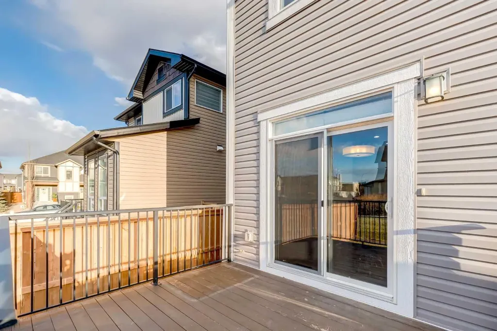104 Hillcrest Avenue SW Airdrie AB T4B 4C8