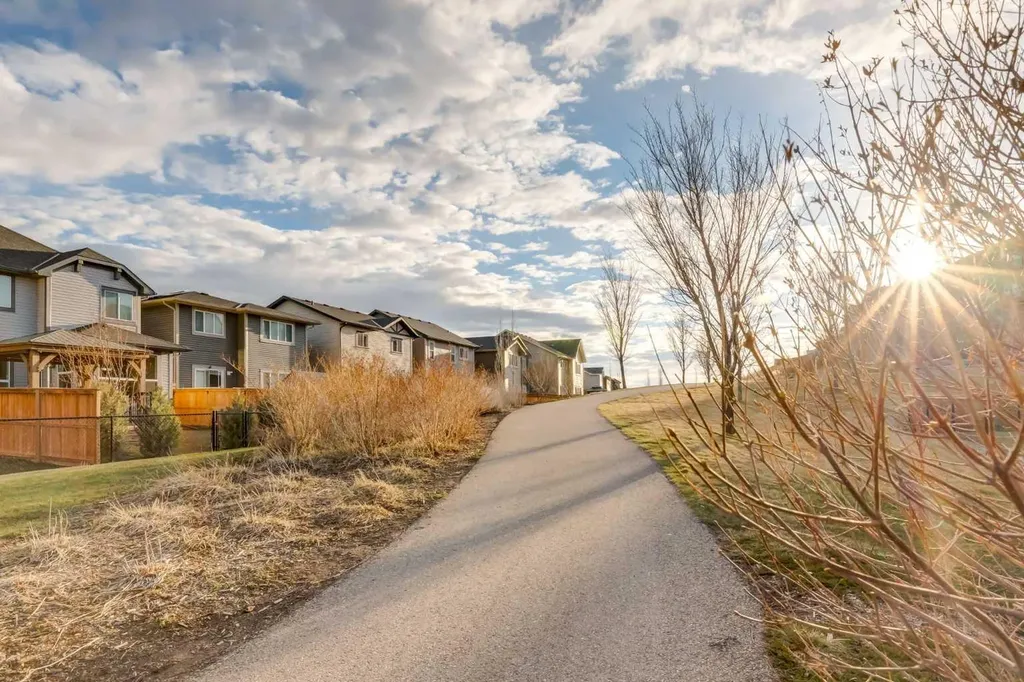 104 Hillcrest Avenue SW Airdrie AB T4B 4C8