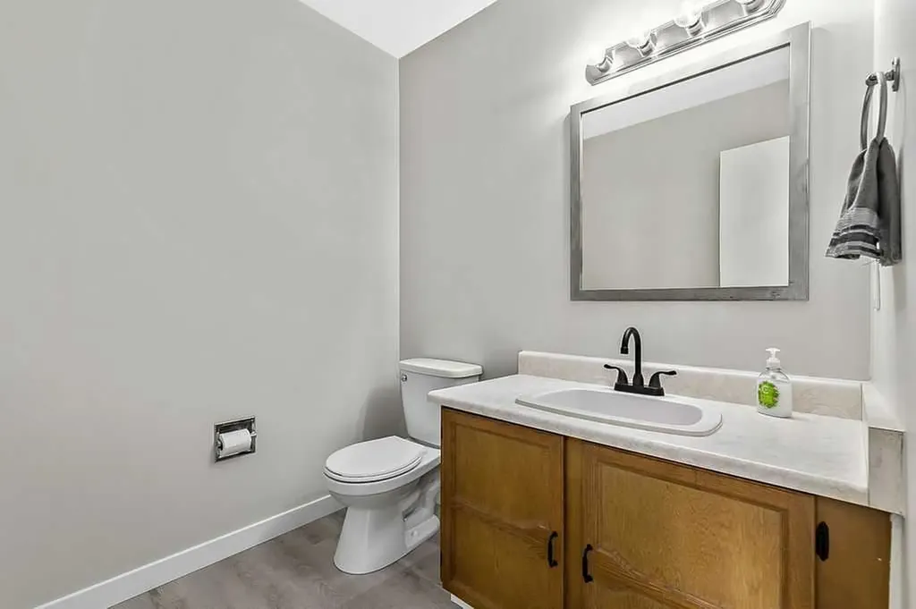 129 Berwick Drive NW Calgary AB T3K 1E7