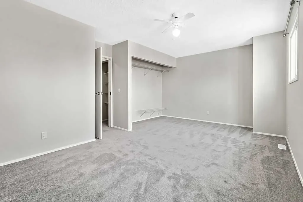 129 Berwick Drive NW Calgary AB T3K 1E7
