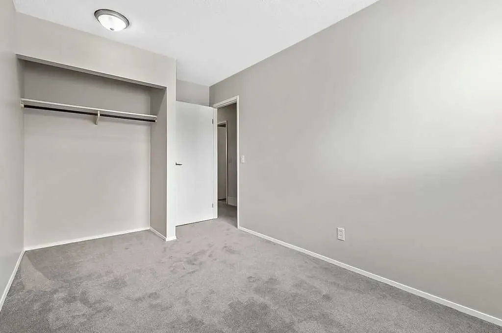 129 Berwick Drive NW Calgary AB T3K 1E7