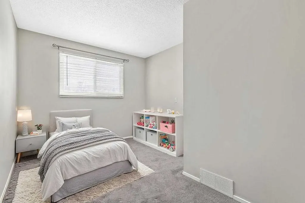 129 Berwick Drive NW Calgary AB T3K 1E7