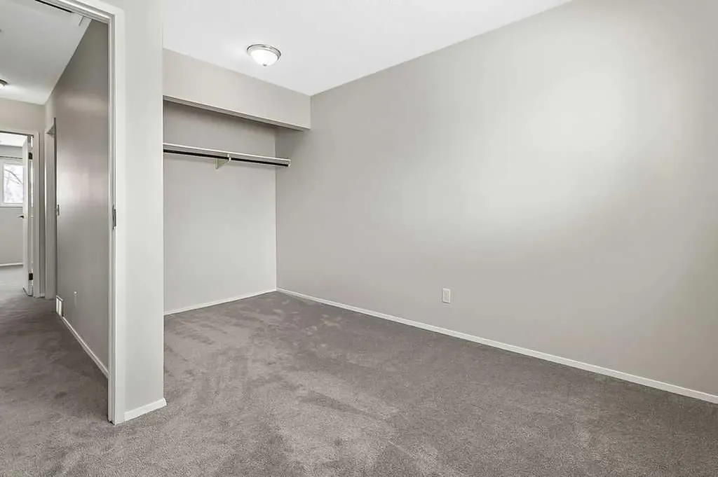 129 Berwick Drive NW Calgary AB T3K 1E7